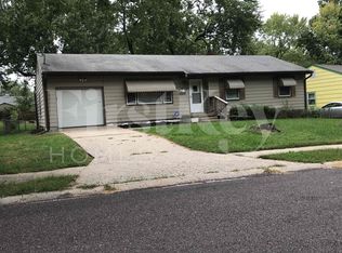 8316 Stark Ave, Raytown, MO 64138