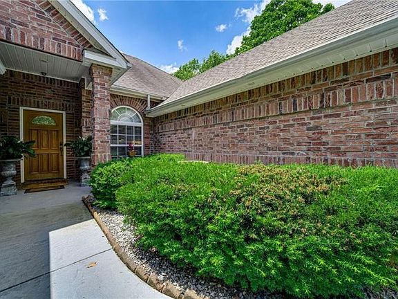 3rd image of 1 Cross Cir