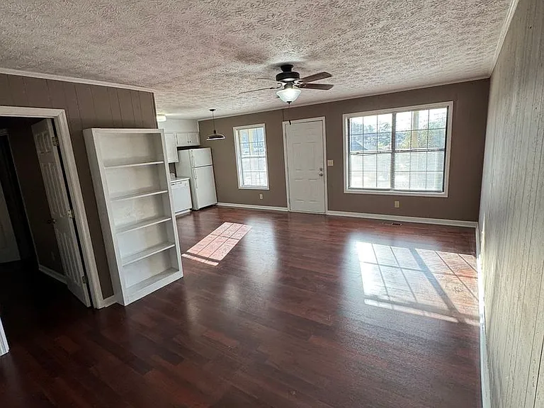1630 Church Ave SE — Photo 5