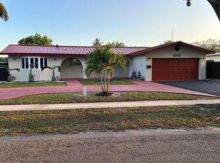 6940 Plantation Rd, Plantation, FL 33317