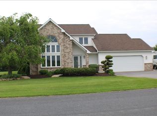 4917 Beech Ct, Schnecksville, PA 18078