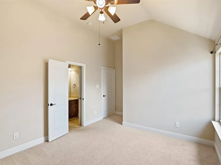 8110 Fenwick Ct — Photo 15