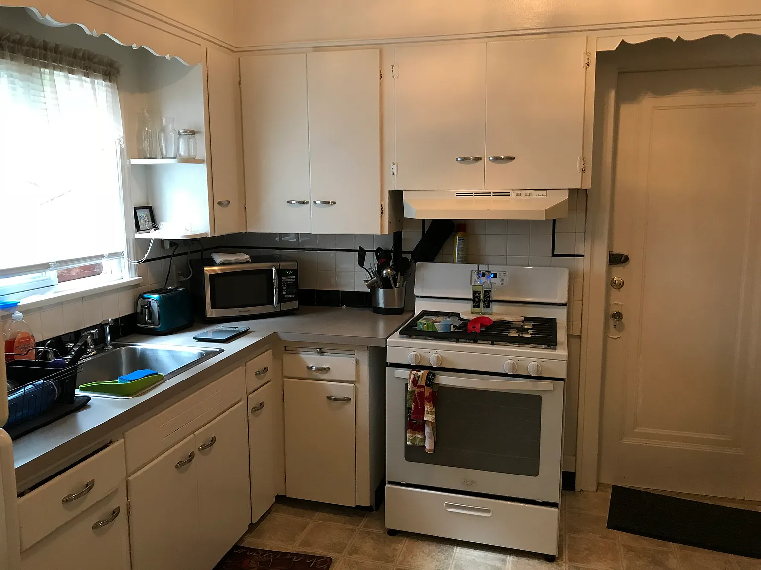 2 bed, 1450 sqft, $1,300 — Photo 3