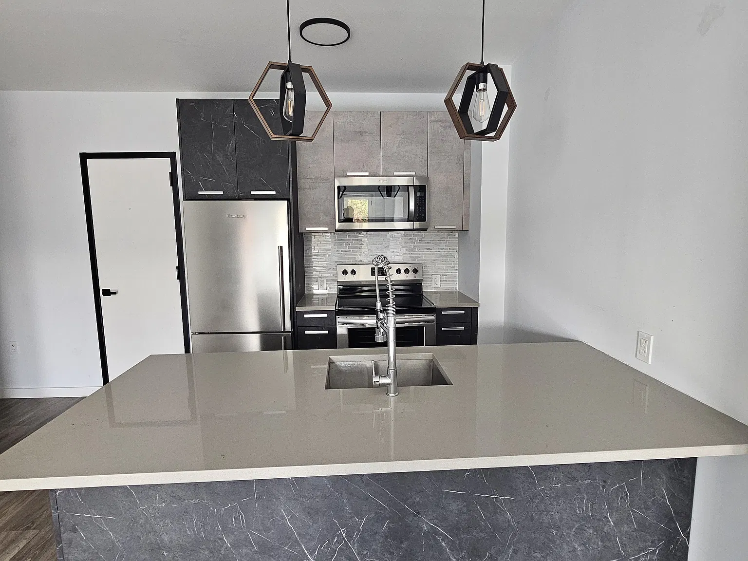 1 bed, 640 sqft, $2,795 — Photo 4