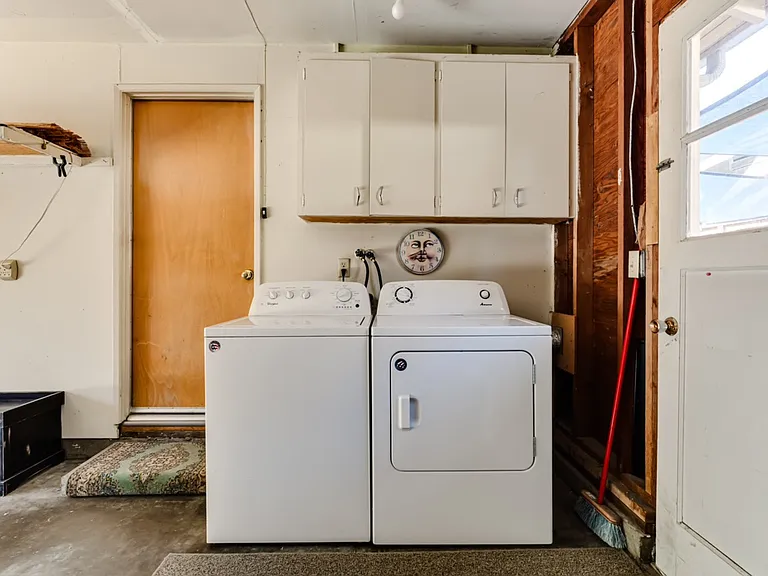 2801 Ferndale Dr — Photo 1