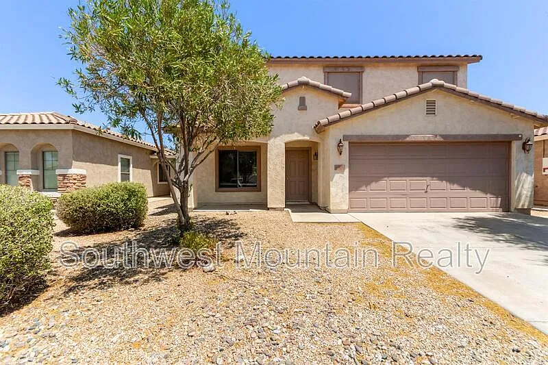 4 bed, 2.5 bath, 1943 sqft, $1,795 — Photo 1