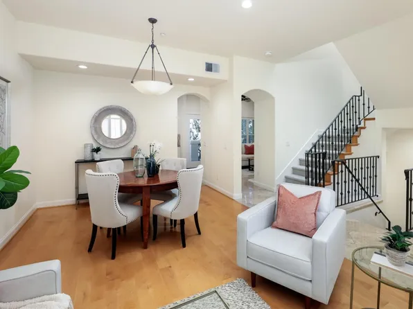 149 Cuesta Dr, Los Altos, CA 94022
