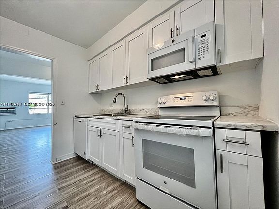 4th image of 428 NE 82nd St APT 3E