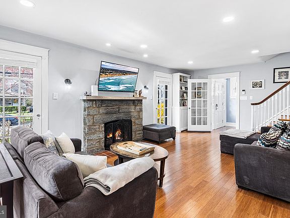 4th image of 521 Strathmore Rd