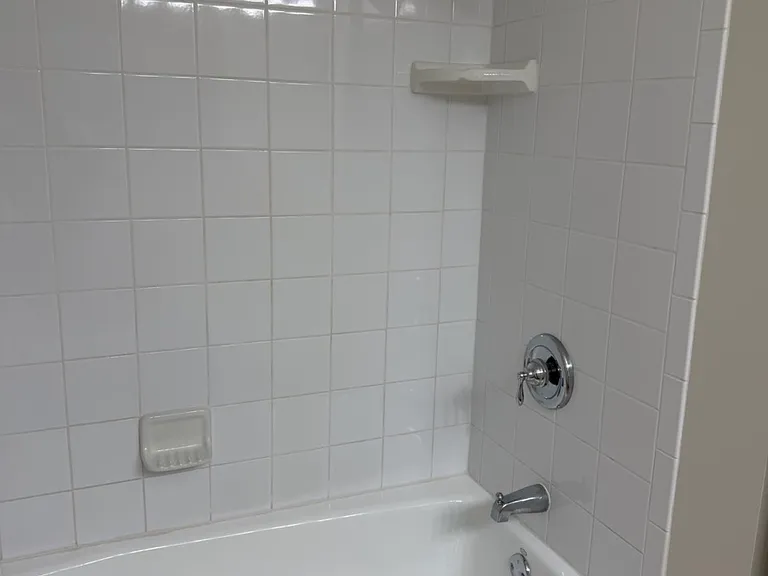 402 Skyline Dr — Photo 11