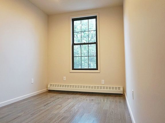5th image of 242 Menahan St #2