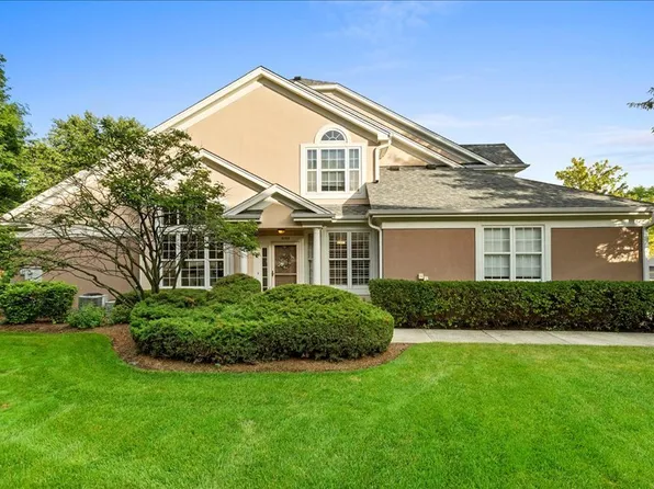 3065 Lexington Ln, Northbrook, IL 60062