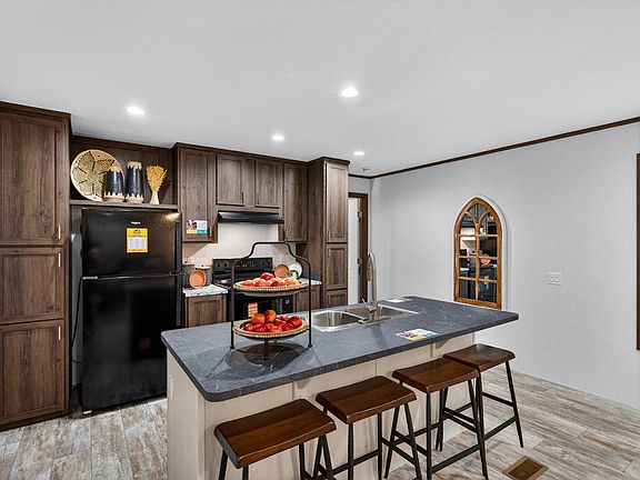 3rd image of 1773 Spinks Chapman Rd Trailer 17