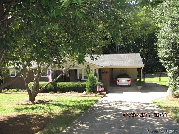 2nd image of 4305 Dawnwood Dr #15
