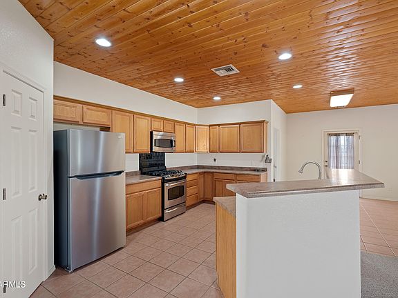 3rd image of 5053 S SAN FERNANDO Avenue