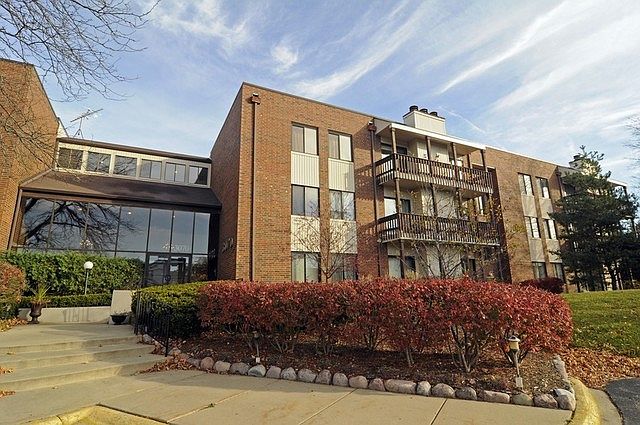 1st image of 3070 Pheasant Creek Dr APT 103