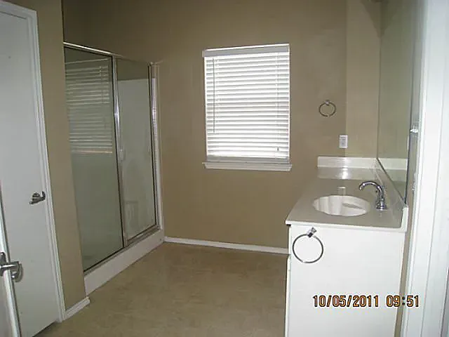1004 Fort Apache Dr — Photo 7