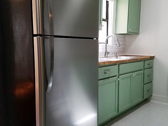 5th image of 331 E Lullwood Ave APT 1