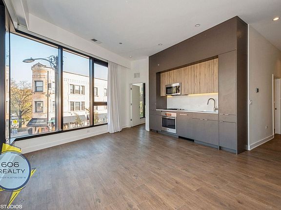 2nd image of 3462 N Lincoln Ave #22