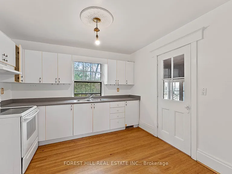 36 Arnold Cres #UPPER — Photo 13