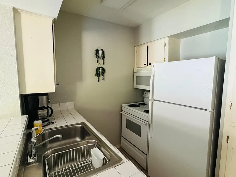 5808 Oram St #105 — Photo 5