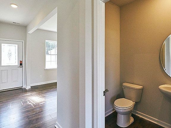 2nd image of 1318 Lansdowne Dr #436