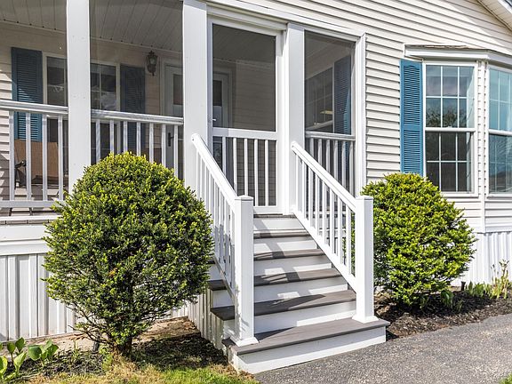 3rd image of 27 Watercress Drive