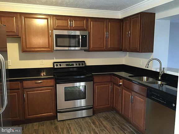 4th image of 4745 Hersand Ct