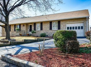 303 Belmont Pl SW, Leesburg, VA 20175