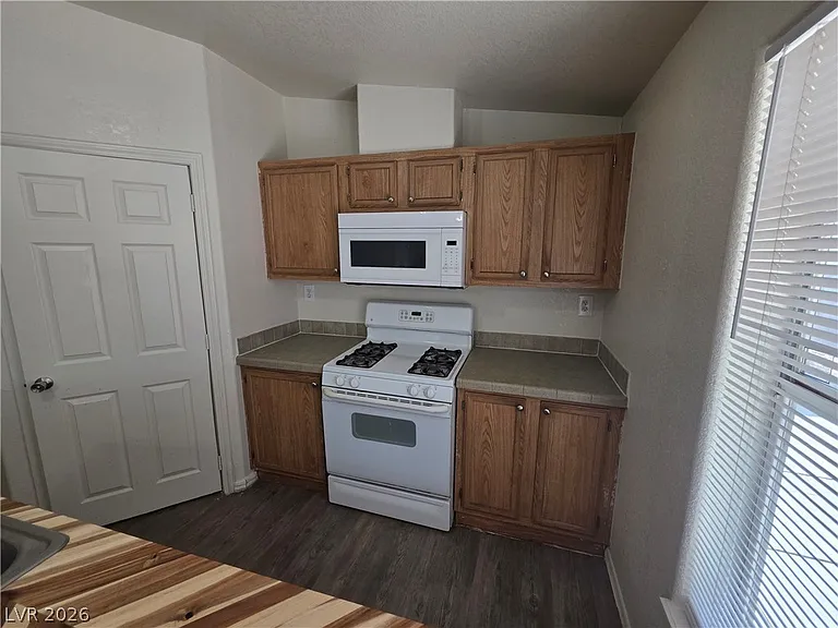 3560 Estes Park Dr — Photo 20