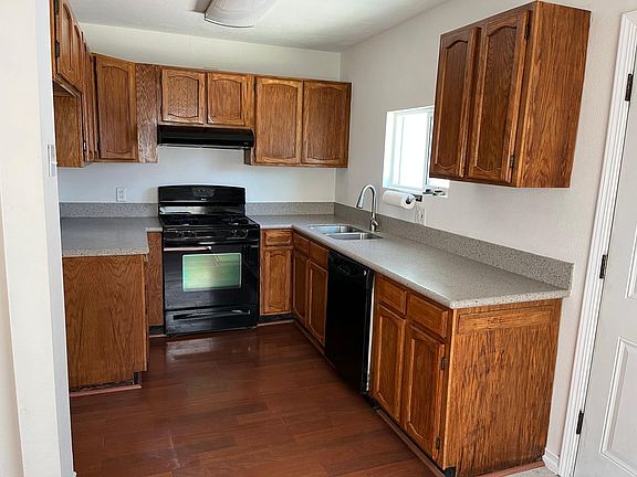 3rd image of 4514 Goldfield Ave