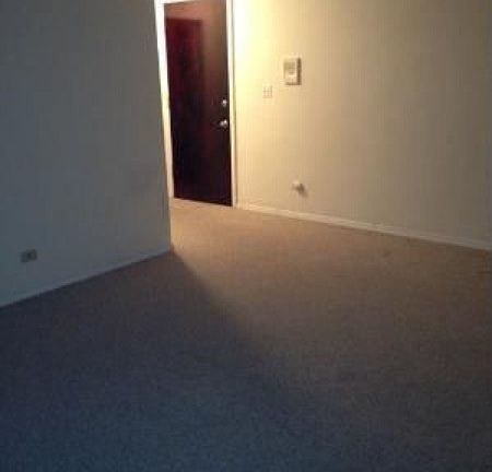 3rd image of 6827 N Oakley Ave APT 1C
