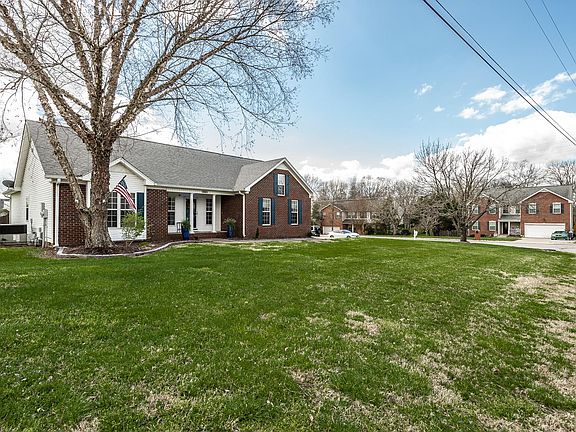 3rd image of 1393 Stone Creek Dr
