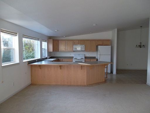 2nd image of 963 9th St