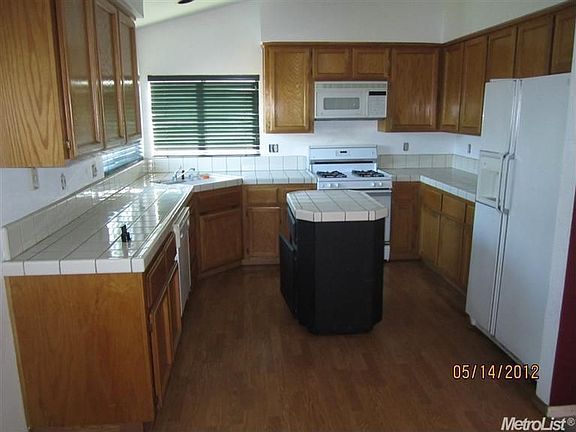 3rd image of 8170 Grandstaff Dr