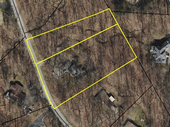 9408 Robinhood Cir, Westerville, OH 43082
