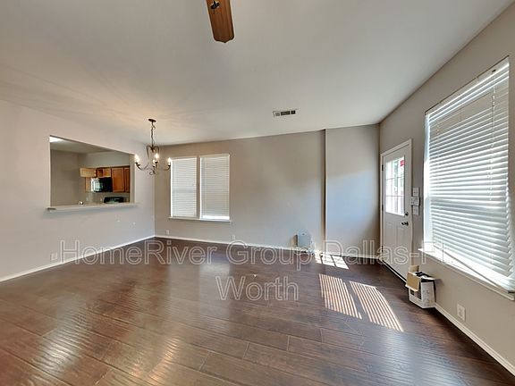 3rd image of 10712 Traymore Dr
