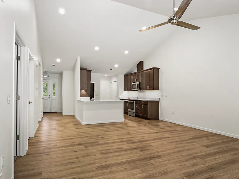 1375 Michigan Ave #D — Photo 8