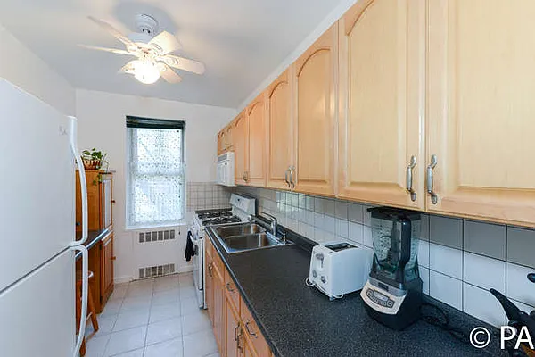 Sold by Benjamin Realty Since 1980 | media 24