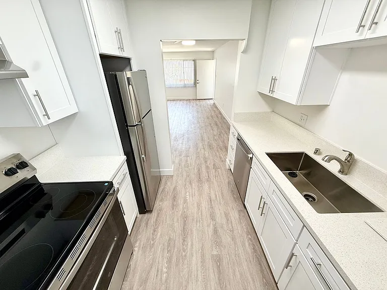 4681-4691 Kansas St — Photo 7