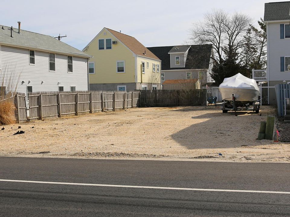 2nd image of 1804 Bay Blvd