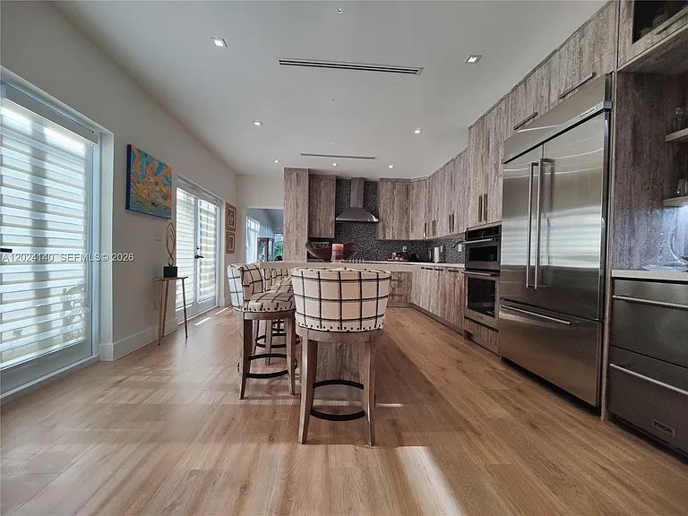 1823 S Bayshore Ln — Photo 9