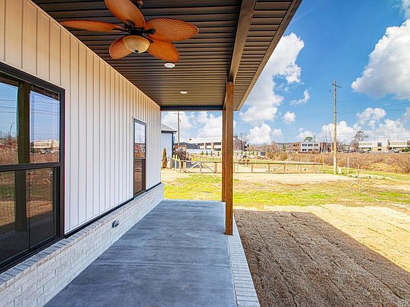 5th image of 8 Cobble Hill Rd