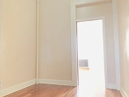 Rented by Bedford Realty USA Corp | media 17