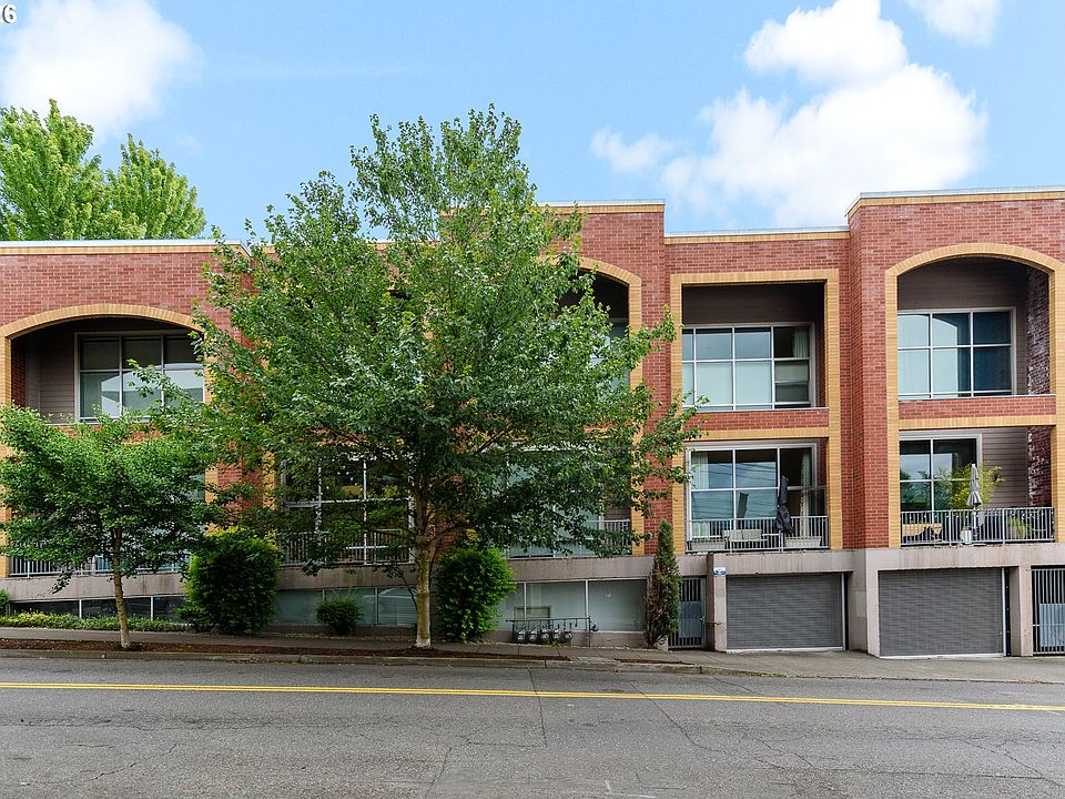 1st image of 2006 SE Morrison St APT B