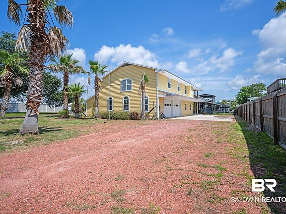 3rd image of 26418 Carondelette Dr