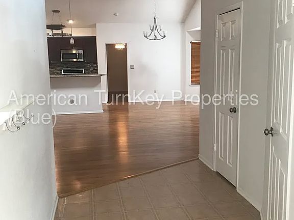 3rd image of 758 Briarbend Dr
