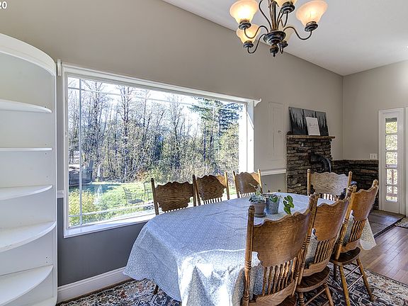 4th image of 31812 NE Clearwater Dr