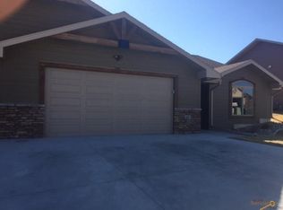317 Enchanted Pines Dr, Rapid City, SD 57701