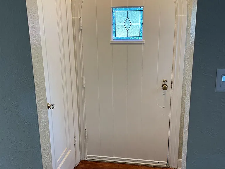 904 W Northcrest Ave — Photo 2